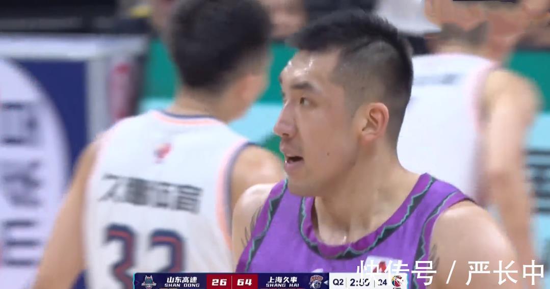 半场|CBA惨案!山东男篮半场落后38分被打爆,徐长锁毫无办法