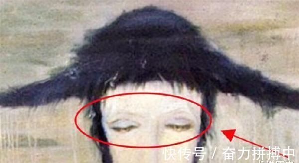 幅画!乌克兰女画家的一幅画,卖出去3次都被退回,后被列为世界禁画