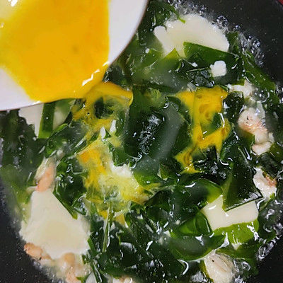 裙带菜虾仁豆腐汤