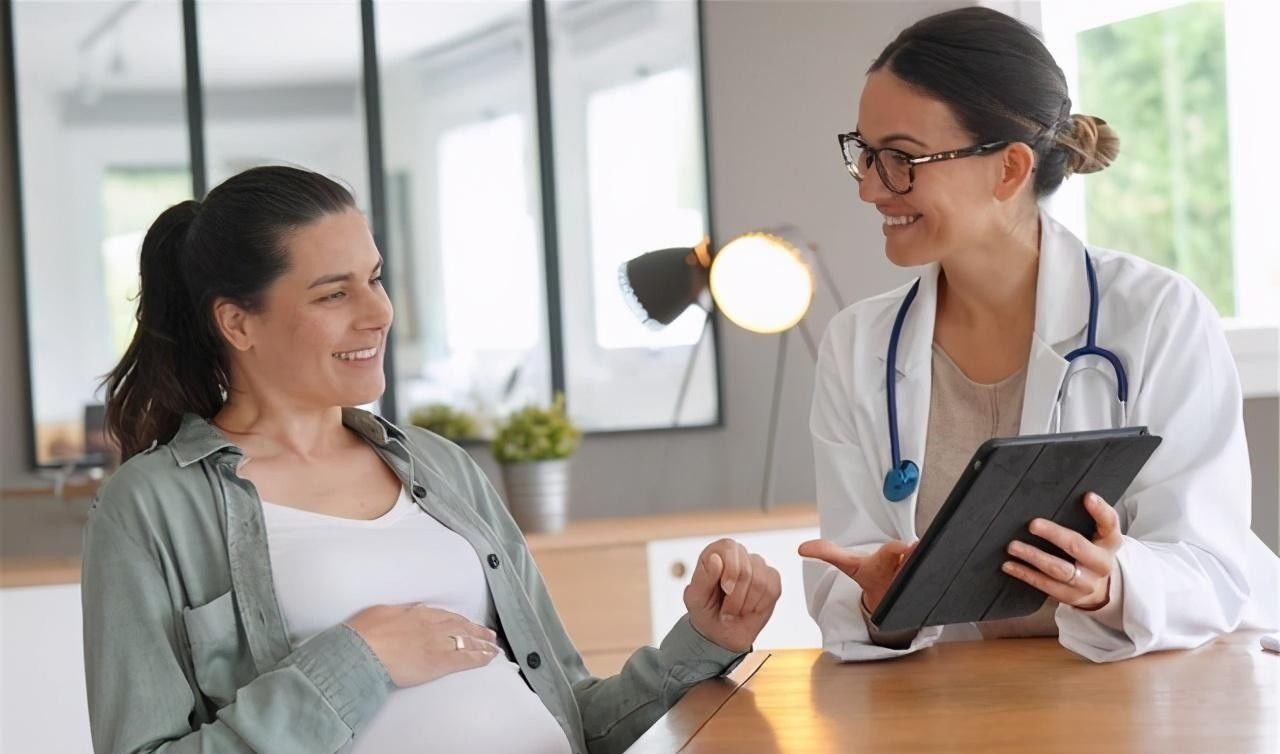 肚子|孕妇肚子能不能随便摸?孕妈当心,出现这4种情况尽量少摸肚子