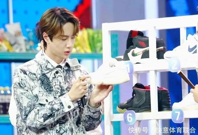 yeezy 一秒售罄,一夜暴涨!他们穿的球鞋我劝你千万别买!