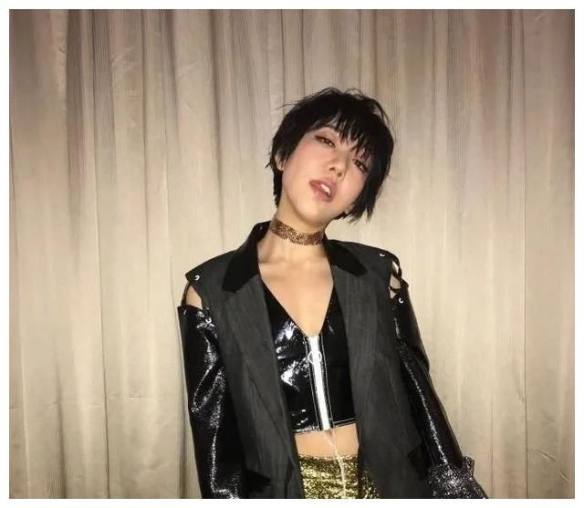 当年红极一时的吴莫愁，到如今的无人问津，她到底经历了什么？