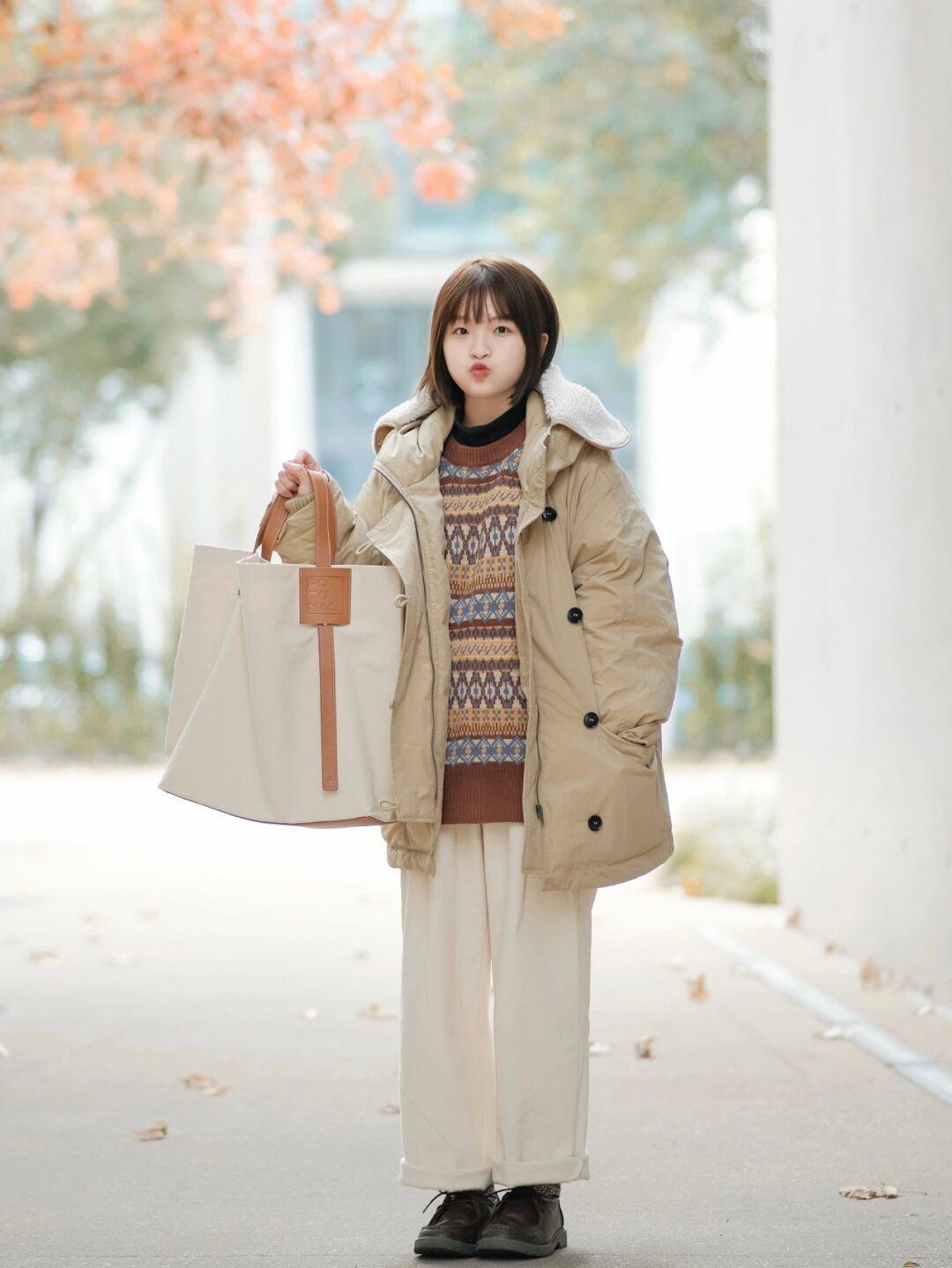 穿搭|冬天怎样穿得温柔又淑女,抽绳毛衣+针织阔腿裤,保暖又时尚!