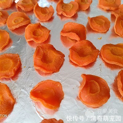 烤箱|#带着零食去旅行!#胡萝卜干(烤箱版)