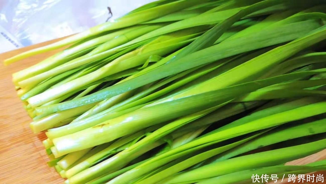 高血压不能吃韭菜?医生提醒:想要血压平稳,这3种素食少吃