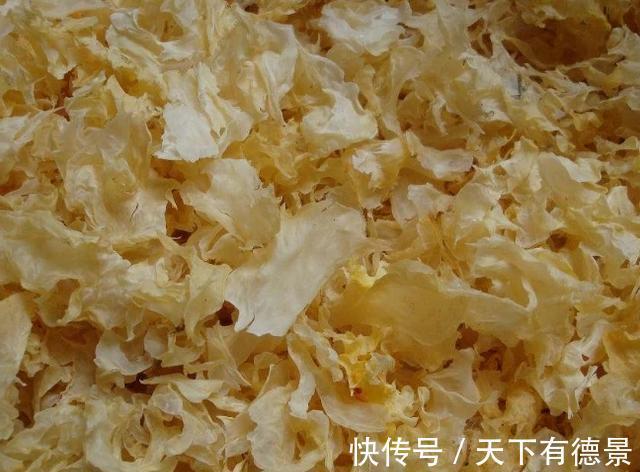 银耳莲子汤|女人怀孕期间,尽量多吃4种“零嘴”,补充孕酮对胎儿发育有益处