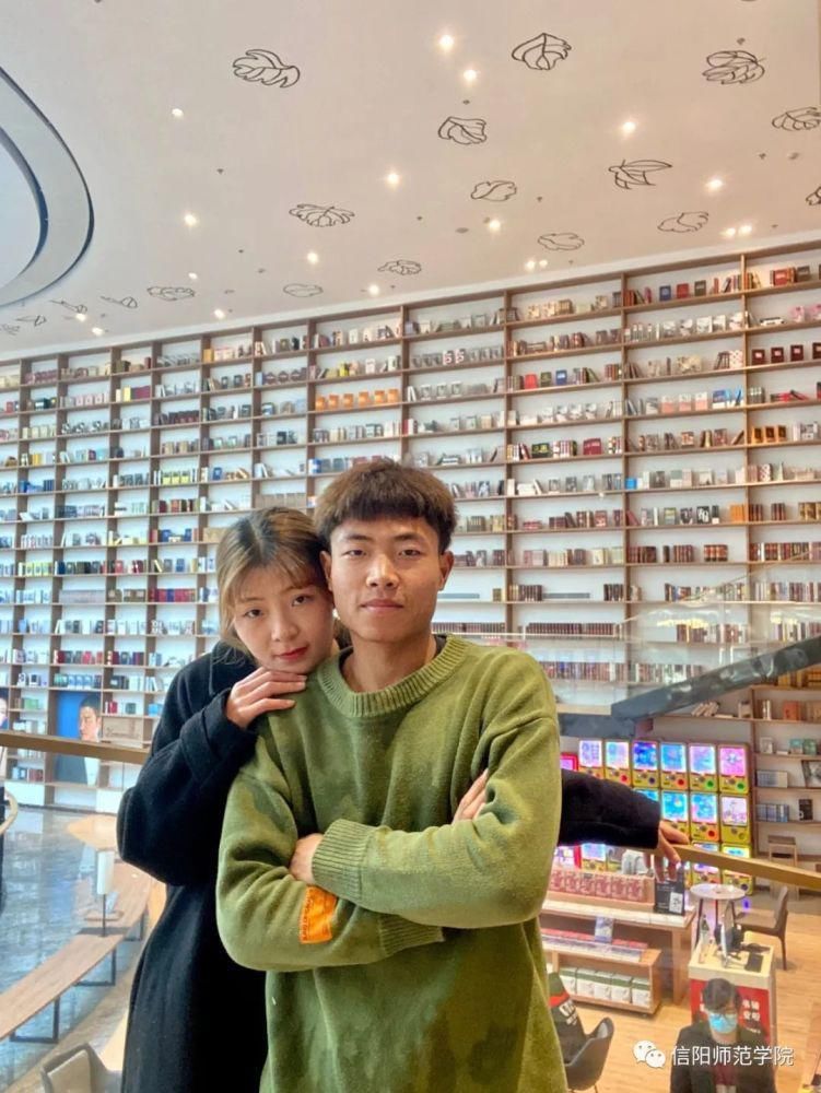 307.4公里！这是我见过最甜的异地恋！这对情侣火了！