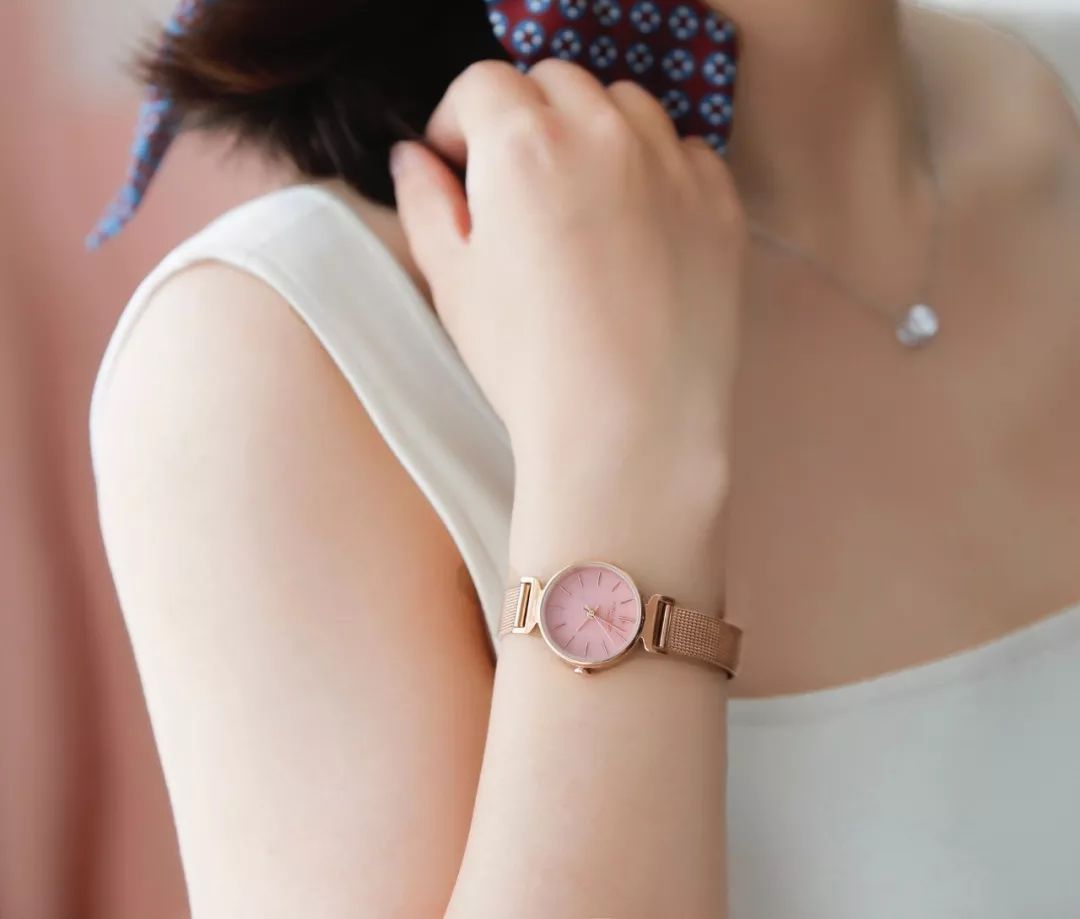 孔雀石|时间的魅力，有时就在你的手腕