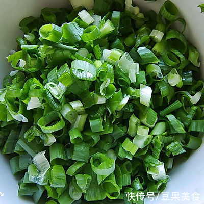 想要吃得健康，还是得吃法式蒜香小餐包