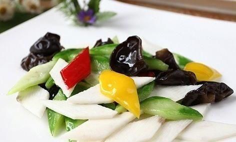 想长寿，三种食物别放过，补益气血，延缓衰老，分享给家人