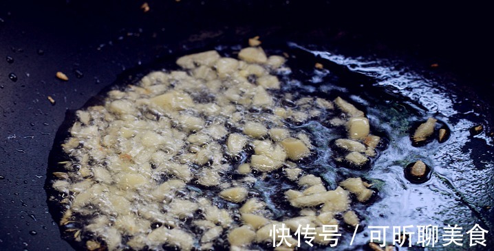 西兰花炒鲜菇|天热大鱼大肉易上火,这菜怎么吃也不腻,美白还减肥,比肉还抢手