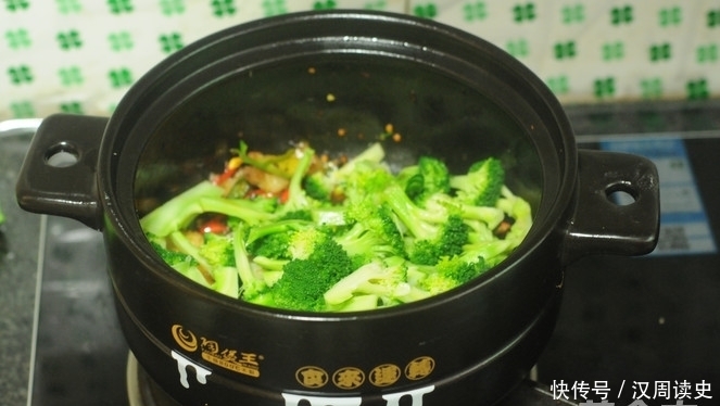 建议中年女性:上了年纪要常吃这菜,营养不比牛奶差,身体好