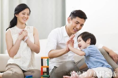 长辈|老人带娃的“三条规则”,获得专家肯定,隔代教育并不差