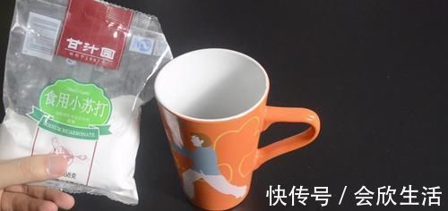 梳子脏了难清洗 只需用它泡一泡, 梳子立马洁净如新, 赶紧去试试