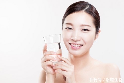 立夏已至,外出怕妆花?这几点要谨记,保你妆容持久无瑕!