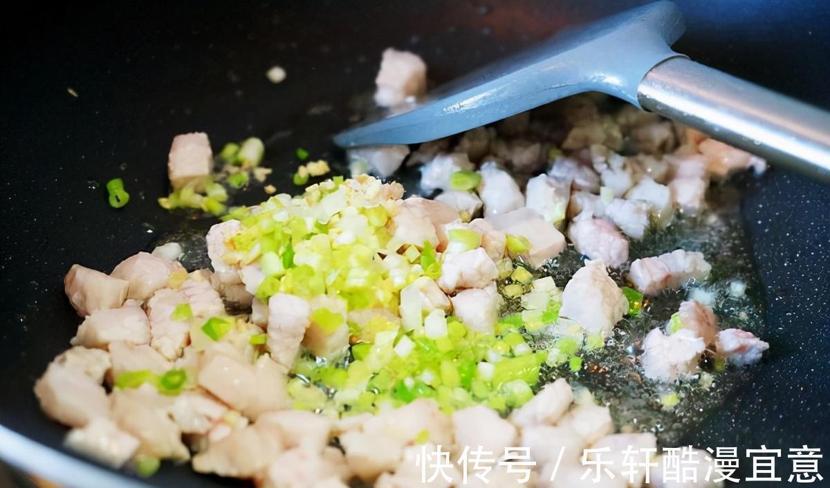 分享正宗的香菇肉丁酱做法,拌面拌饭都不错,味道确实香