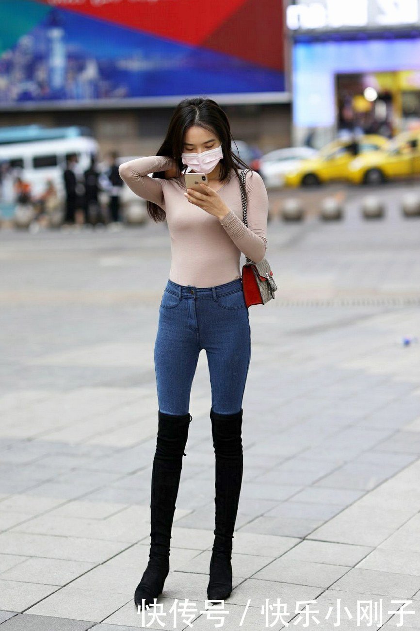 修身 选条好裤子很重要!修身的裤型更显高挑,对身材要求也更严苛