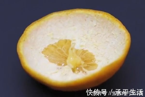 家中突然停电别慌，只需剥一个橘子，瞬间照亮整个屋子，太棒了！