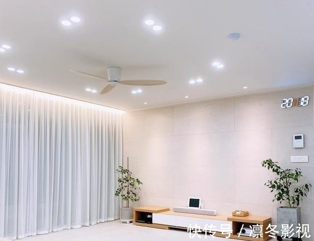 重装|住了三年的精装房重装,通铺地砖只刷大白、家具全扔93㎡干净利落