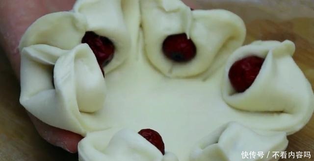 过年不能少了枣花馍，教你2种方法，一个比一个简单，好看又好吃