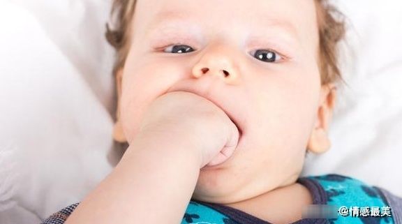 围嘴|小宝宝一直流口水，4个原因需警惕，父母可别耽误了！
