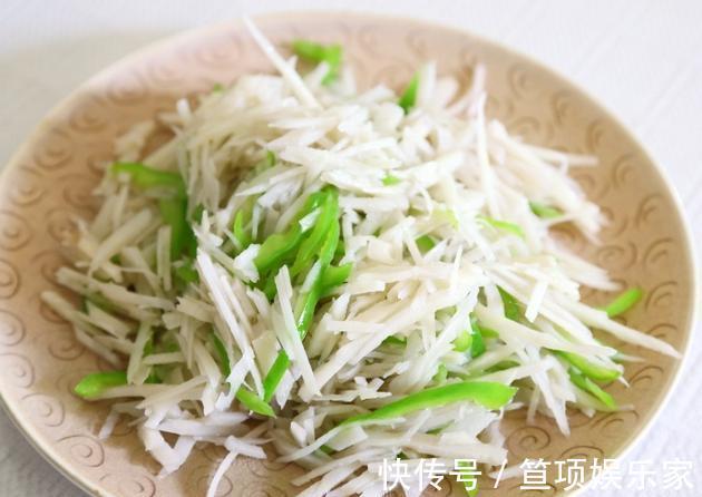 清炒藕丝|美食推荐酱拌茄子土豆泥、红焖猪蹄、清炒藕丝、酸辣萝卜丁