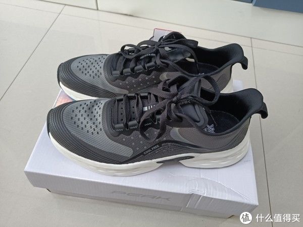 跑者|五大进口品牌,六大国产品牌,16款秋季适合入门跑者的跑鞋他推荐与分析。