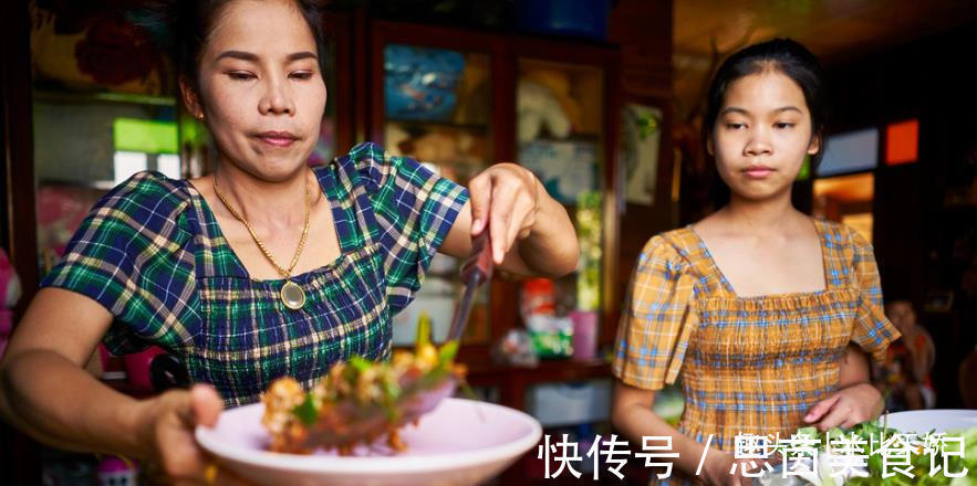 月华|“你嫁了人该干活”坐月子依旧做13人晚饭,女子砸烂锅碗说再见