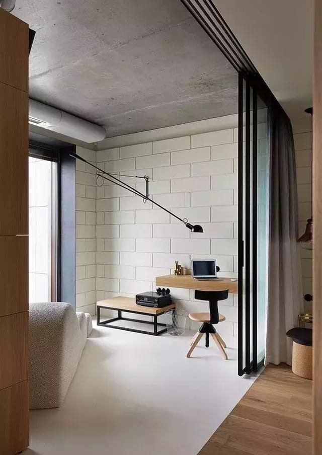 阳台|客厅连接阳台,要不要装隔断门?幸好我精明,一锤下去赚了好几万