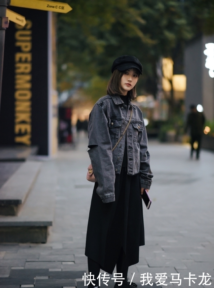 地方|街拍路人,小姐姐在色彩的搭配上总有让人称赞的地方!