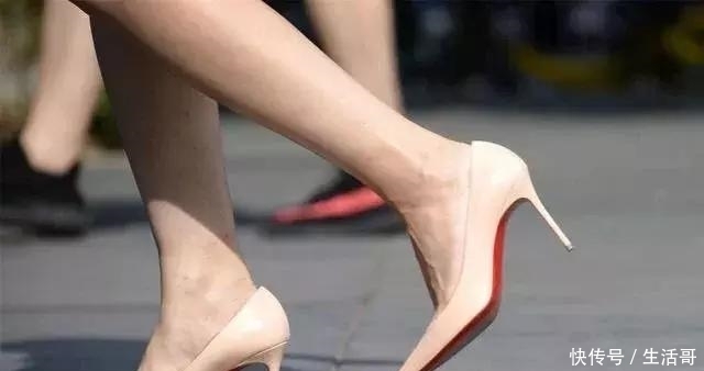 自信|优雅的细跟鞋搭配,让你变得更加自信,会让您有时尚走秀的感觉!