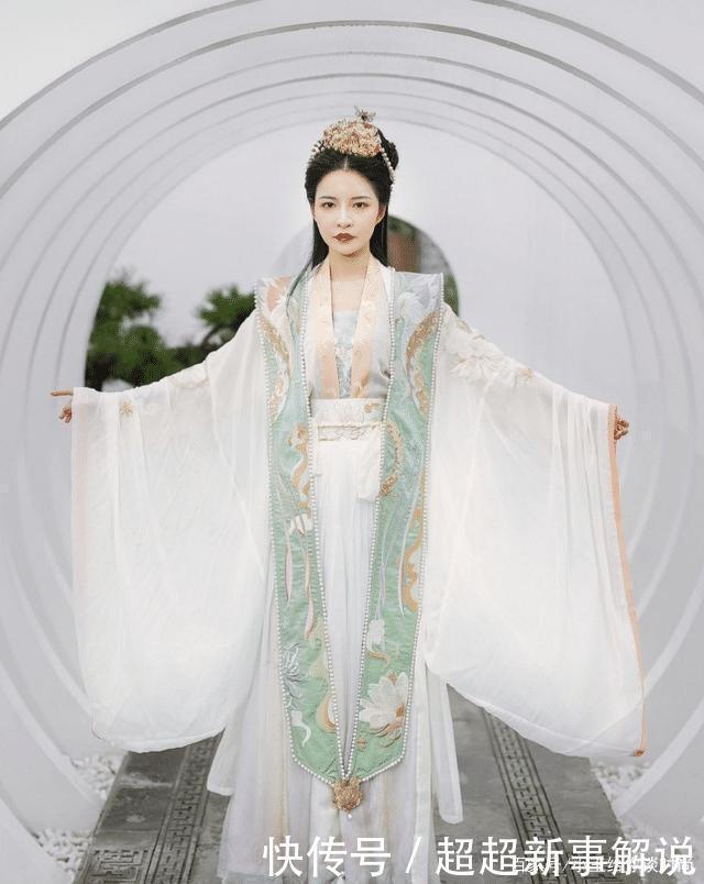  云肩|汉服不够有特色试试这些汉服配饰，会让你的形象更具古典韵味！