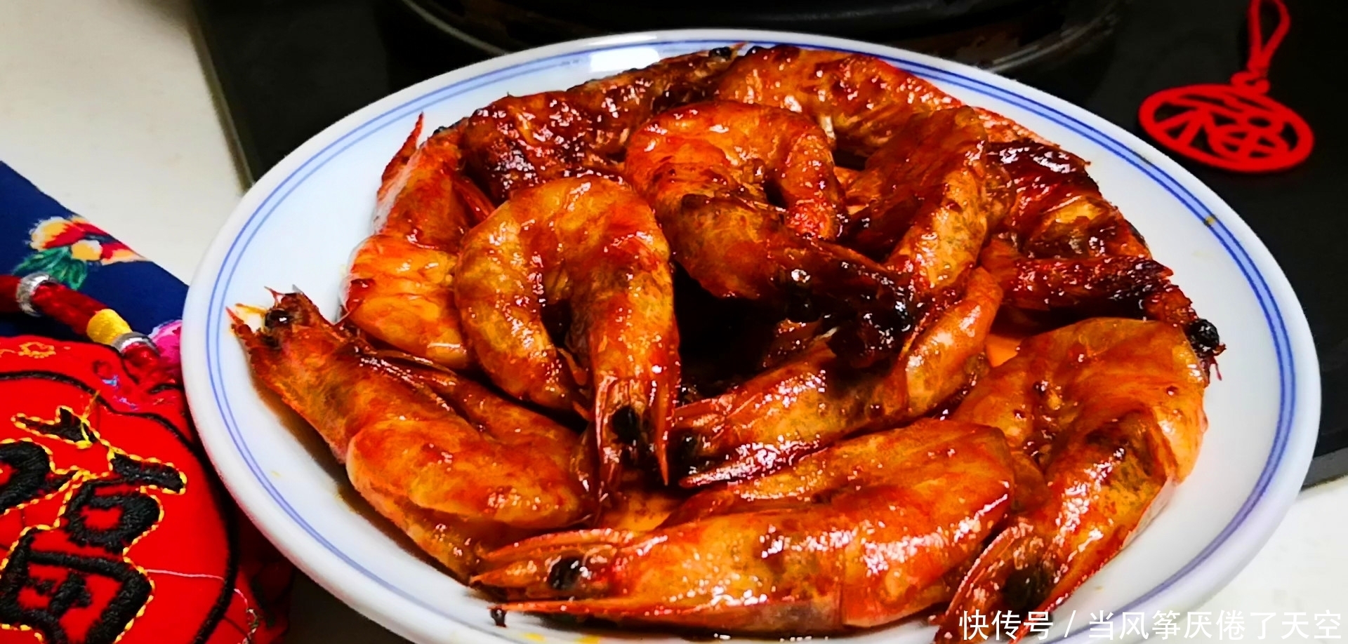 一家三口的极简年夜饭,火了朋友圈,网友:精致生活拒绝浪费!