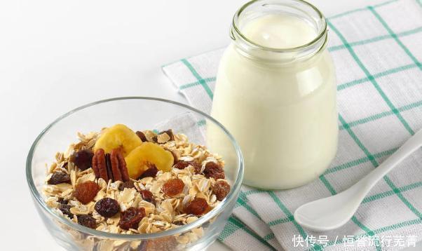 零食|谁说葡萄干只能当零食,学会这些吃法,营养翻倍,美味又馋人