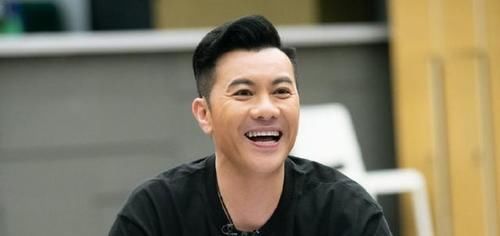 七友|《哥哥》中的可怜工具人：摇滚老炮无奈出局，钢琴大师沦为伴奏