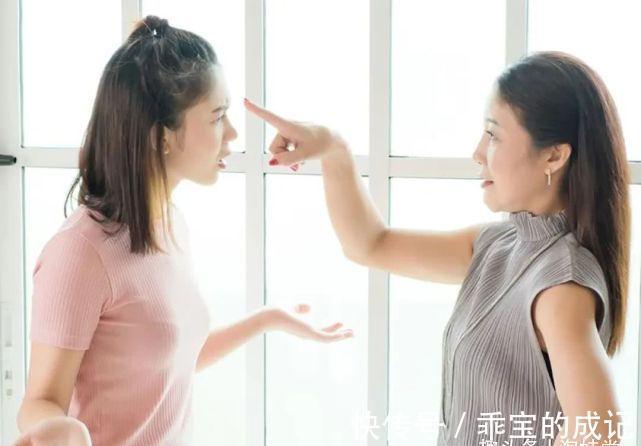 孩子|“奶奶生病你咋不去伺候?”面对娃的质问,母亲回答得体又无奈