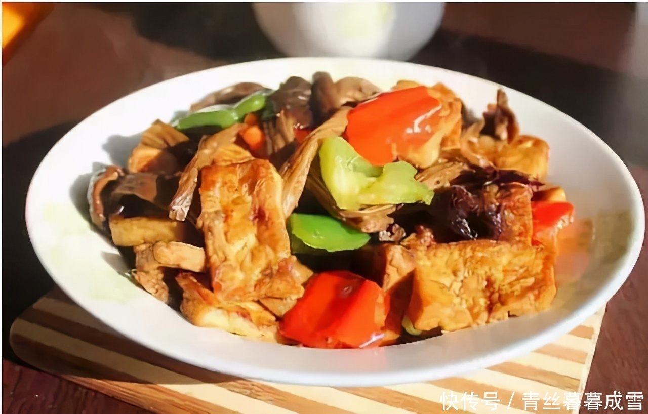 人到中年想长寿，要多吃3种美食，养阴清热，利湿润燥