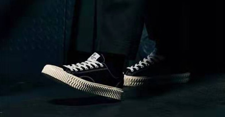 superga 丢掉匡威,这四双鞋让你告别撞鞋烦恼