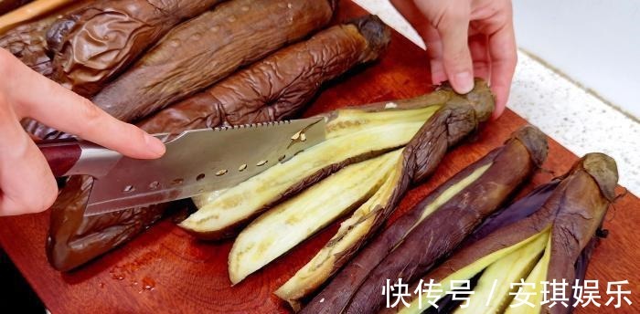 初秋，遇到此菜别手软，买上30斤，晒干囤起来，随吃随取，真省事