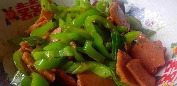炒青椒|炒青椒时加此物,血管就通畅无阻,胃口好了,手脚也不冰凉了