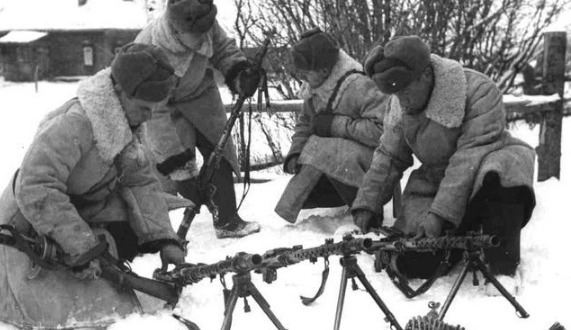 下令|莫斯科战役中，大批德军被冻成冰雕，为何希特勒执意下令原地坚守