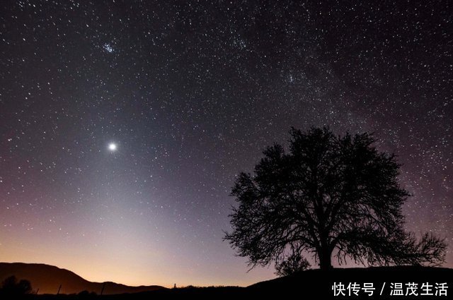 夜空 夜空为何是黑色的?你以为的“正常”,背后却隐藏了一个绝望事实