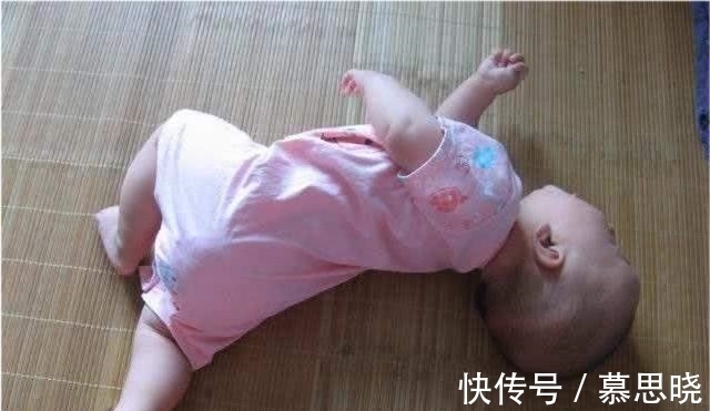 郑老师|4个月的宝宝还不会翻身怎么办?