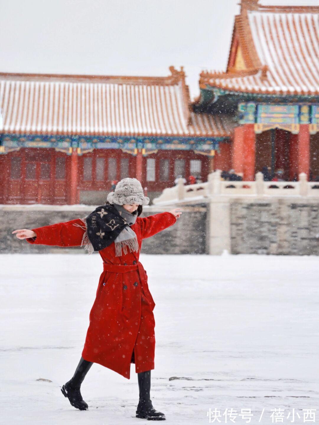 大女人|想要展现高级的女人,初冬选这5个颜色的大衣,不老气、不扮嫩