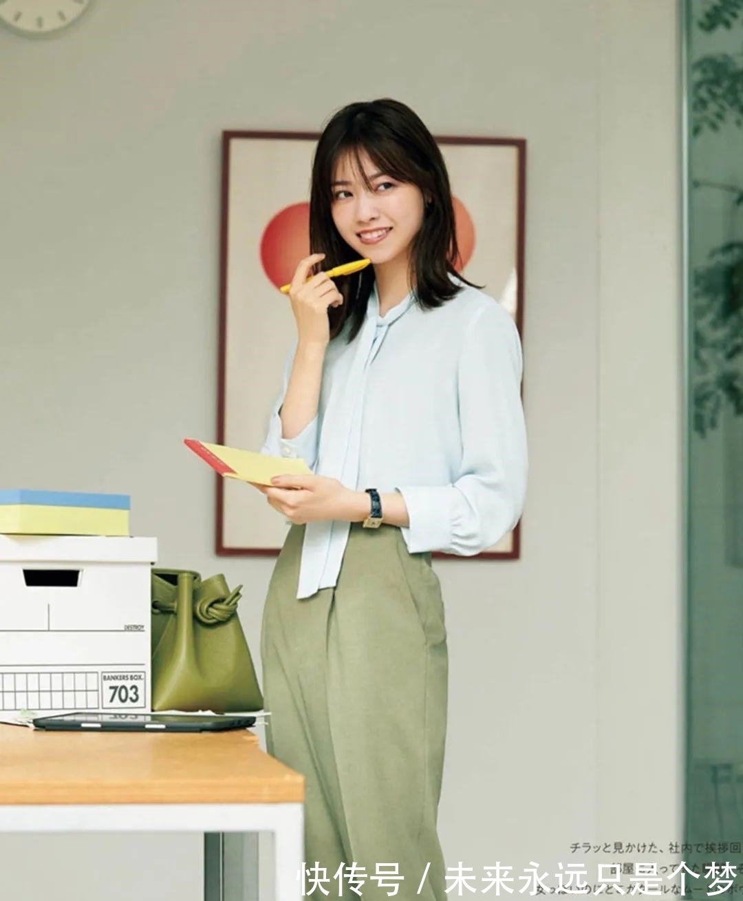 卡其色|2021流行穿这两个颜色，显白又高级，太圈粉啦！