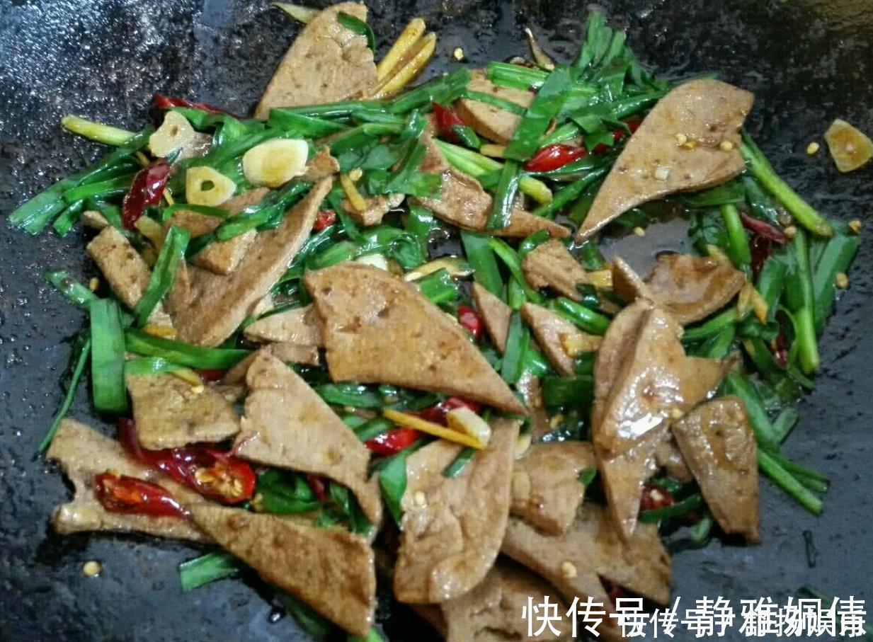 炒猪肝滑嫩有技巧,学会这个腌制猪肝的方法,炒的和饭店一样好吃