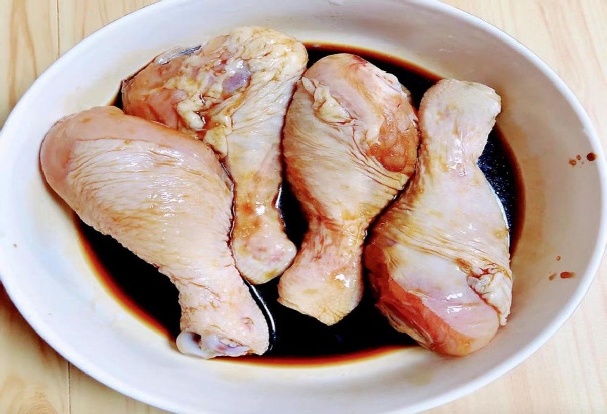 无油香菇鸡腿饭，好吃又营养，香气诱人！超级美味