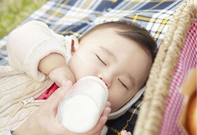 宝宝|给宝宝把尿的正确姿势 适当时间 宝妈快看看你做对了吗？