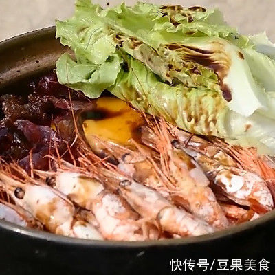 北极虾|#一口新年味，全家享佳味#加拿大北极虾腊味煲仔饭，香味四溢