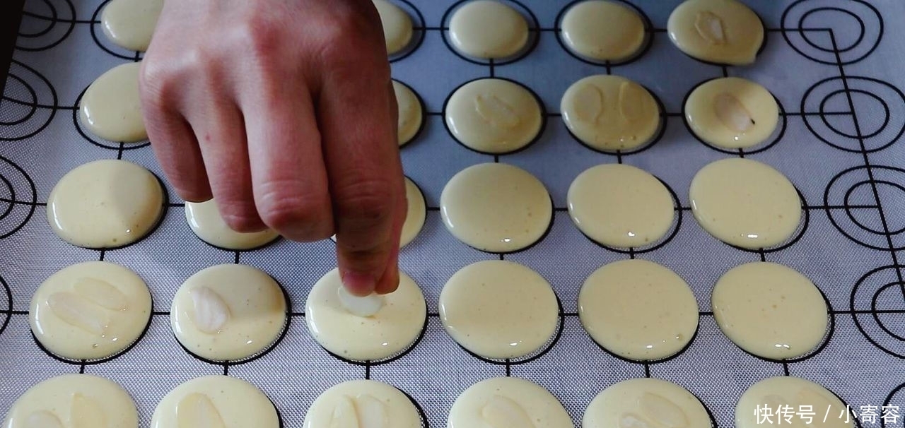 不加面粉，不用黄油，不用分离蛋清，教你做鸡蛋饼干，小孩子爱吃